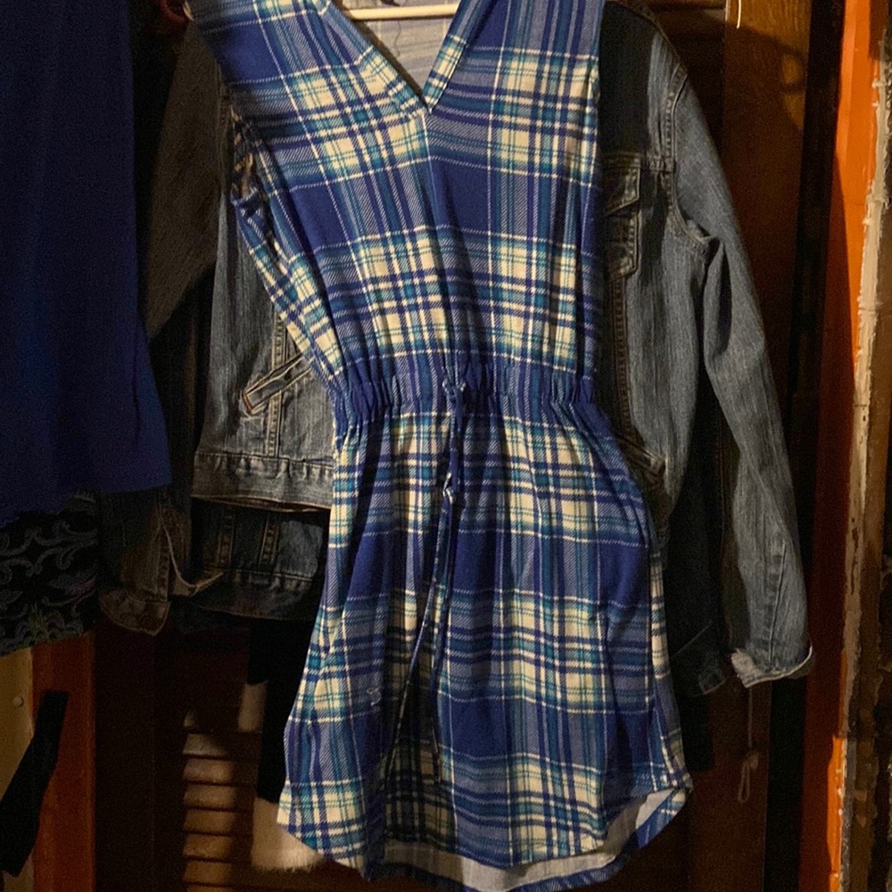 Sleeveless plaid dress super cute